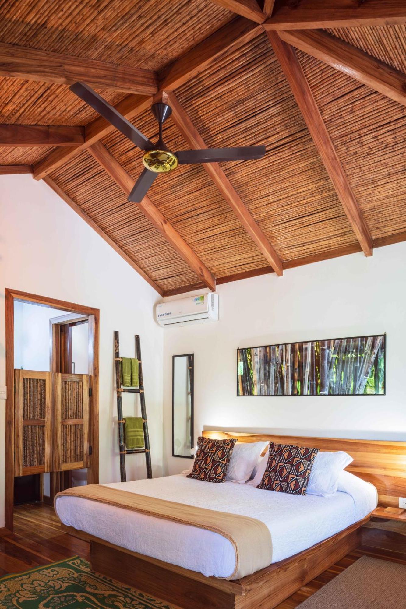 Black Bamboo Puerto Viejo de Talamanca ภายนอก รูปภาพ