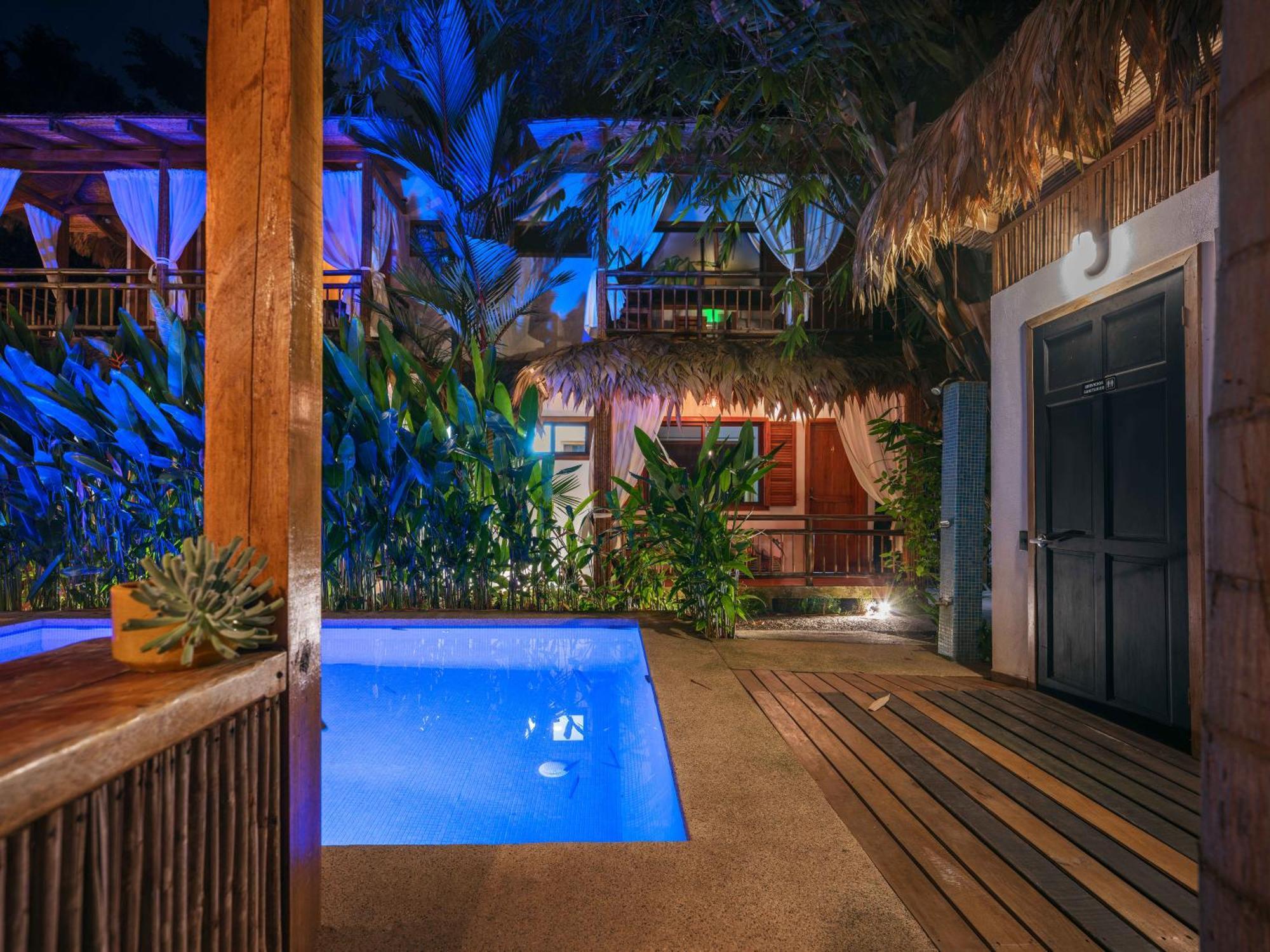 Black Bamboo Puerto Viejo de Talamanca ภายนอก รูปภาพ